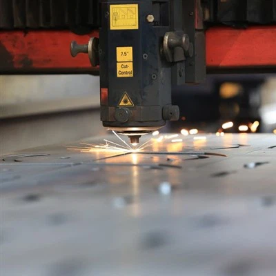 কালো শীট ধাতব লেজার কাটিয়া